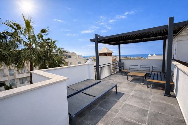 3 soverom Kjedet enebolig til leie i Riviera del Sol, Mijas med svømmebasseng garasje - € 3 500 (Ref: 10163317)