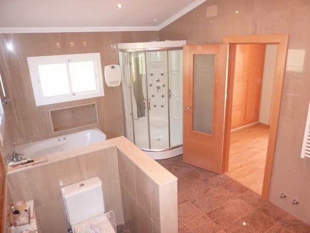 4 soveværelse Villa til salg i Marbella med swimmingpool garage - € 1.400.000 (Ref: 6015220)