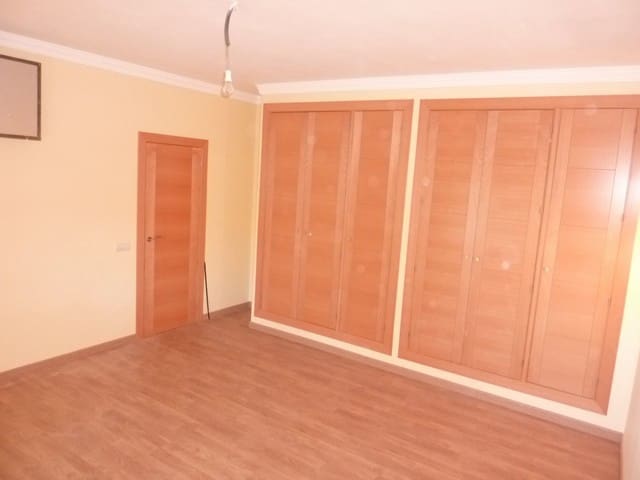 4 soveværelse Villa til salg i Marbella med swimmingpool garage - € 1.400.000 (Ref: 6015220)