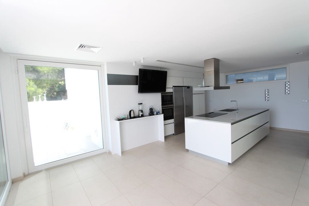 5 bedroom Villa for sale in Altea with pool - € 2,800,000 (Ref: 6015221)