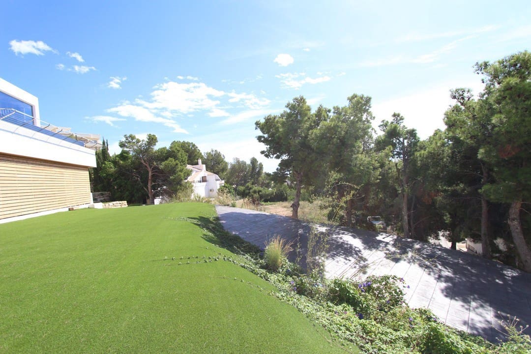 5 bedroom Villa for sale in Altea with pool - € 2,800,000 (Ref: 6015221)