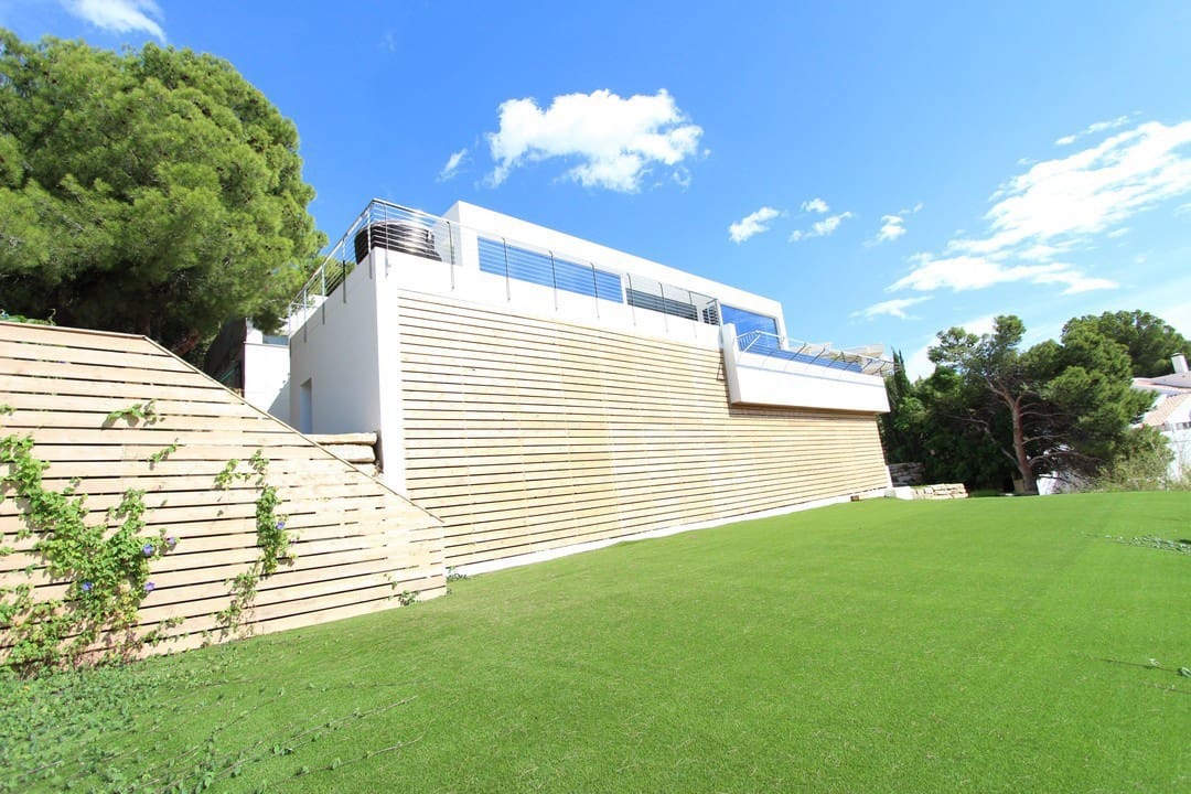 5 bedroom Villa for sale in Altea with pool - € 2,800,000 (Ref: 6015221)
