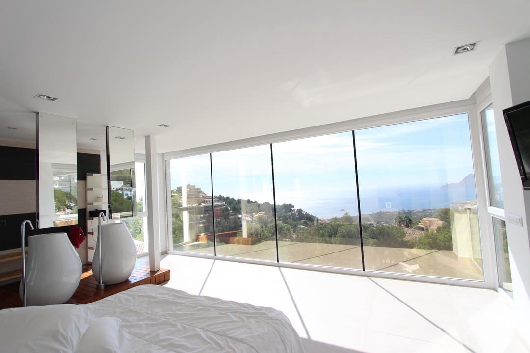 5 bedroom Villa for sale in Altea with pool - € 2,800,000 (Ref: 6015221)