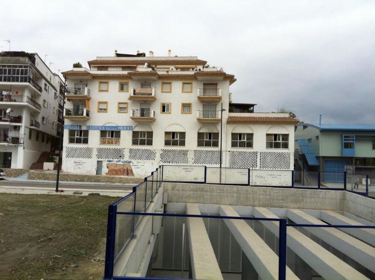 14 chambre Local Commercial à vendre à San Pedro de Alcantara avec garage - 1 680 000 € (Ref: 6015284)