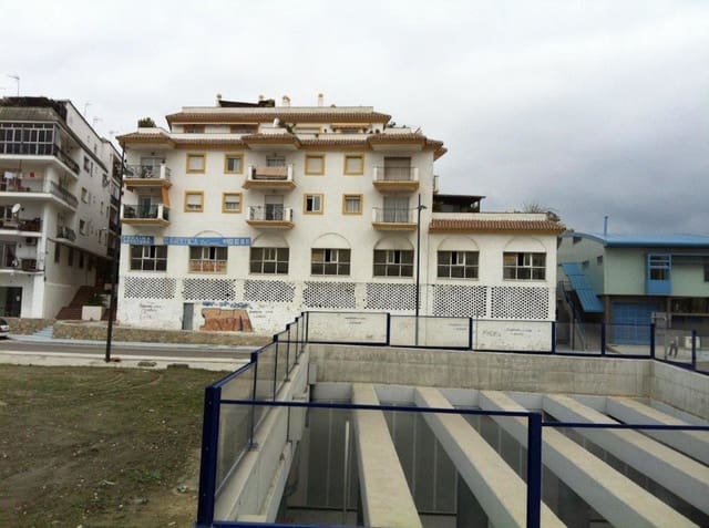 14 quarto Comercial para venda em San Pedro de Alcantara, Marbella com garagem - 1 680 000 € (Ref: 6015284)