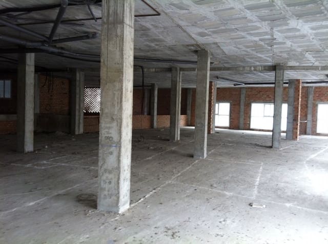 14 quarto Comercial para venda em San Pedro de Alcantara, Marbella com garagem - 1 680 000 € (Ref: 6015284)