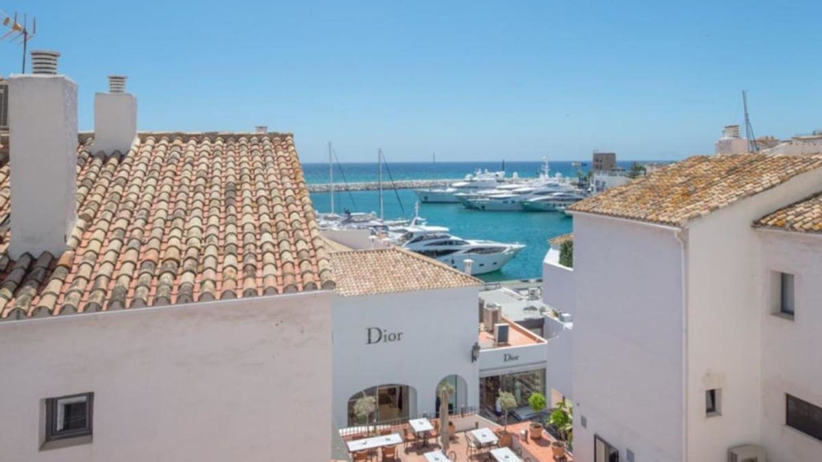 Apartamento Playa de 2 habitaciones en Puerto Banus en venta - 600.000 € (Ref: 6015310)