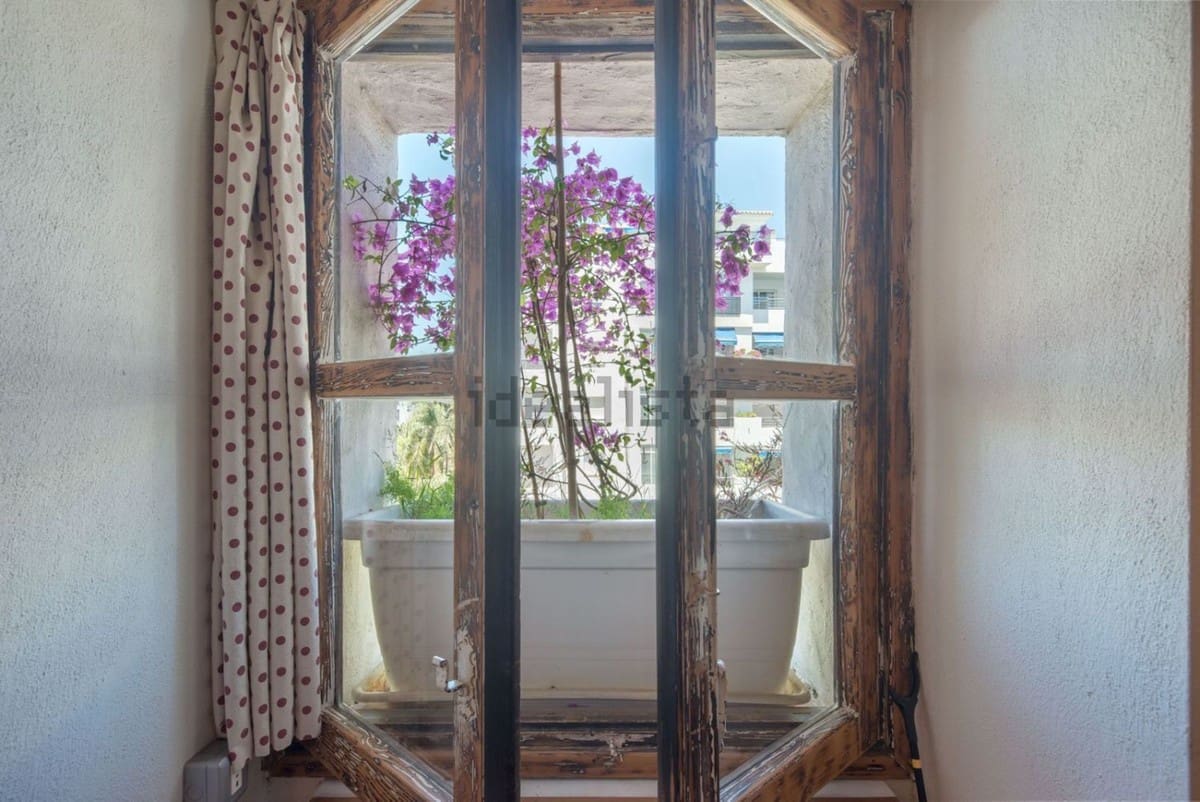 Apartamento Playa de 2 habitaciones en Puerto Banus en venta - 600.000 € (Ref: 6015310)