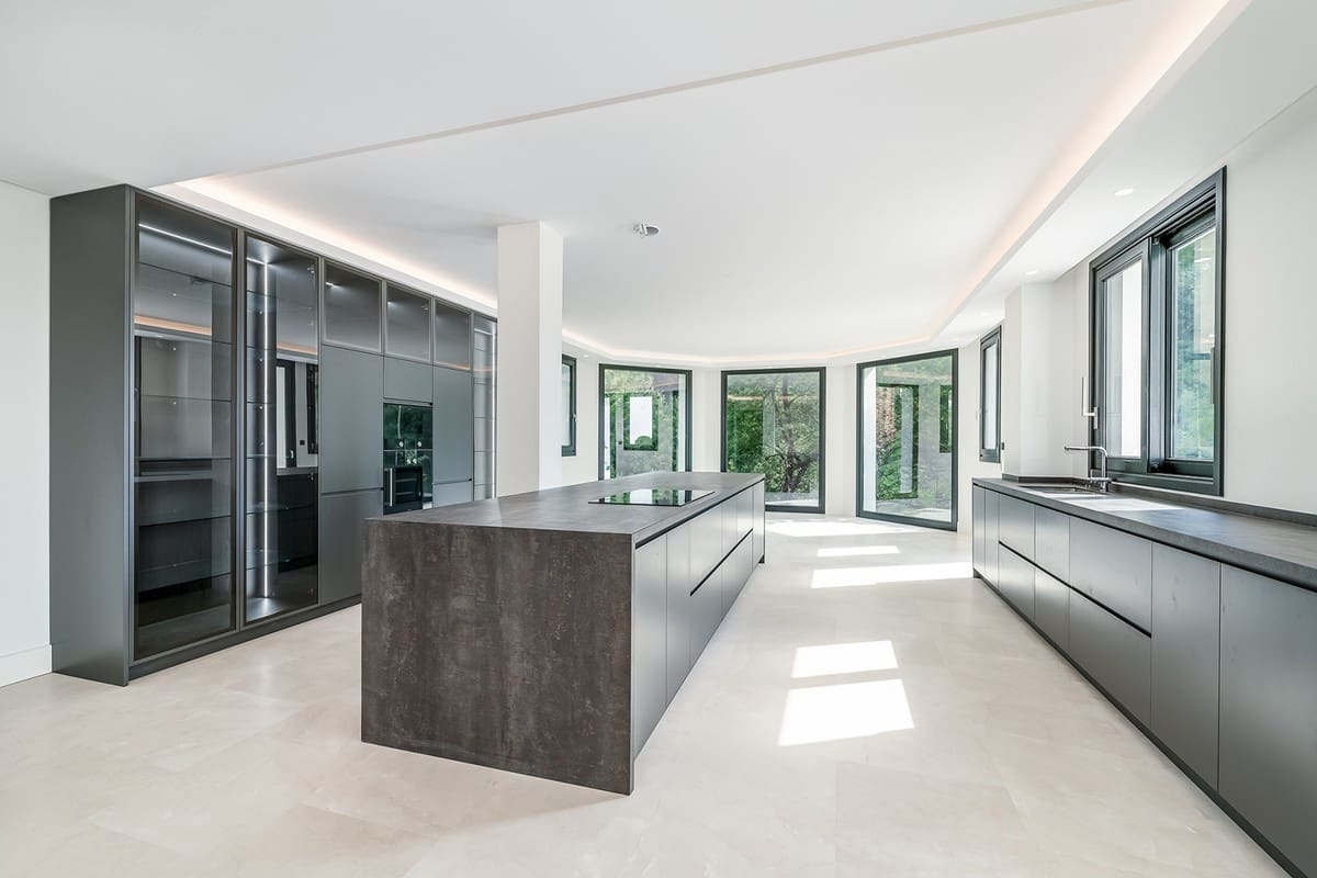 6 sypialnia Willa na sprzedaż w La Zagaleta z basenem garażem - 5 949 900 € (Ref: 6015311)