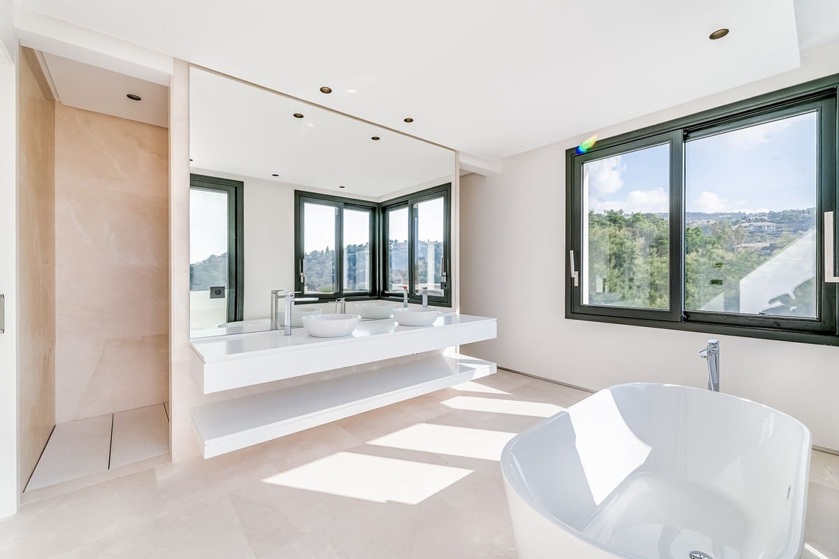 6 sypialnia Willa na sprzedaż w La Zagaleta z basenem garażem - 5 949 900 € (Ref: 6015311)