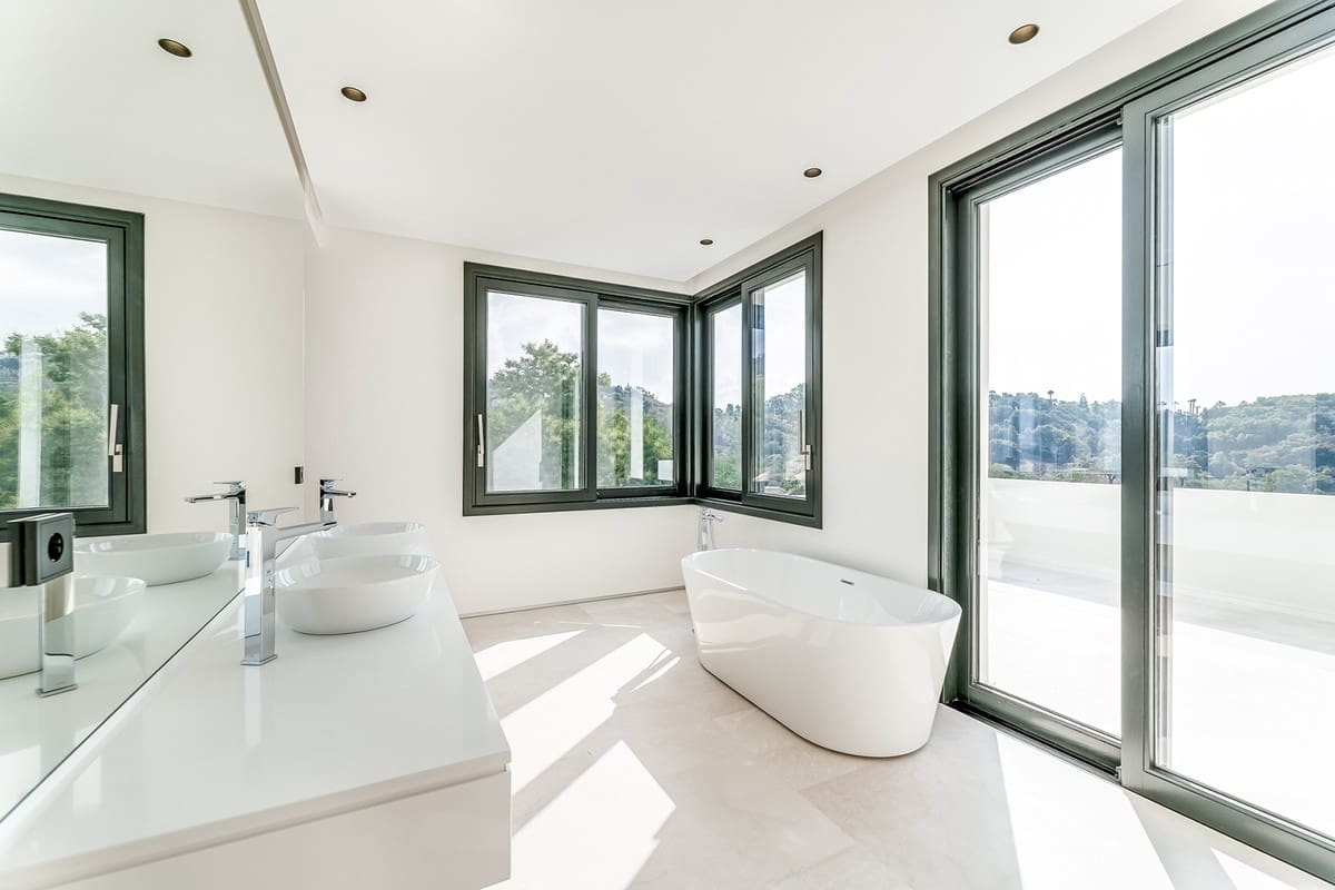 6 sypialnia Willa na sprzedaż w La Zagaleta z basenem garażem - 5 949 900 € (Ref: 6015311)