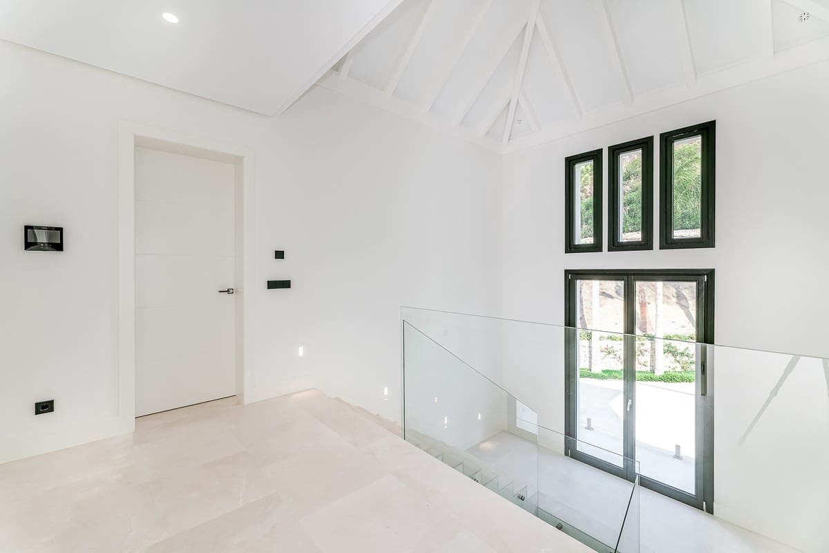 6 sypialnia Willa na sprzedaż w La Zagaleta z basenem garażem - 5 949 900 € (Ref: 6015311)