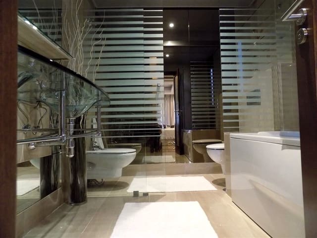 3 makuuhuone Ranta-asunto myytävänä paikassa New Golden Mile, Estepona mukana uima-altaan 
autotalli - 850 000 € (Ref: 6015319)