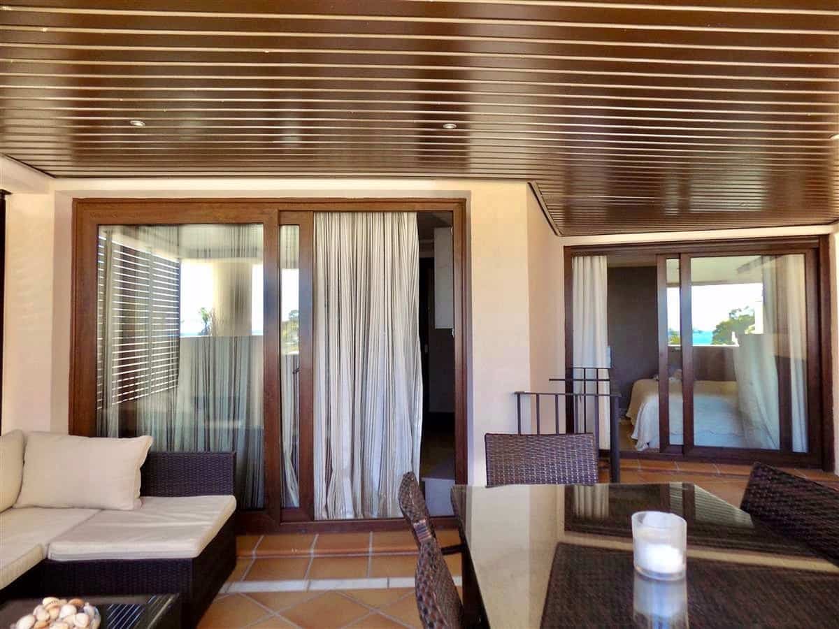 3 bedroom Beach Apartment for sale in New Golden Mile with pool garage - € 850,000 (Ref: 6015319)