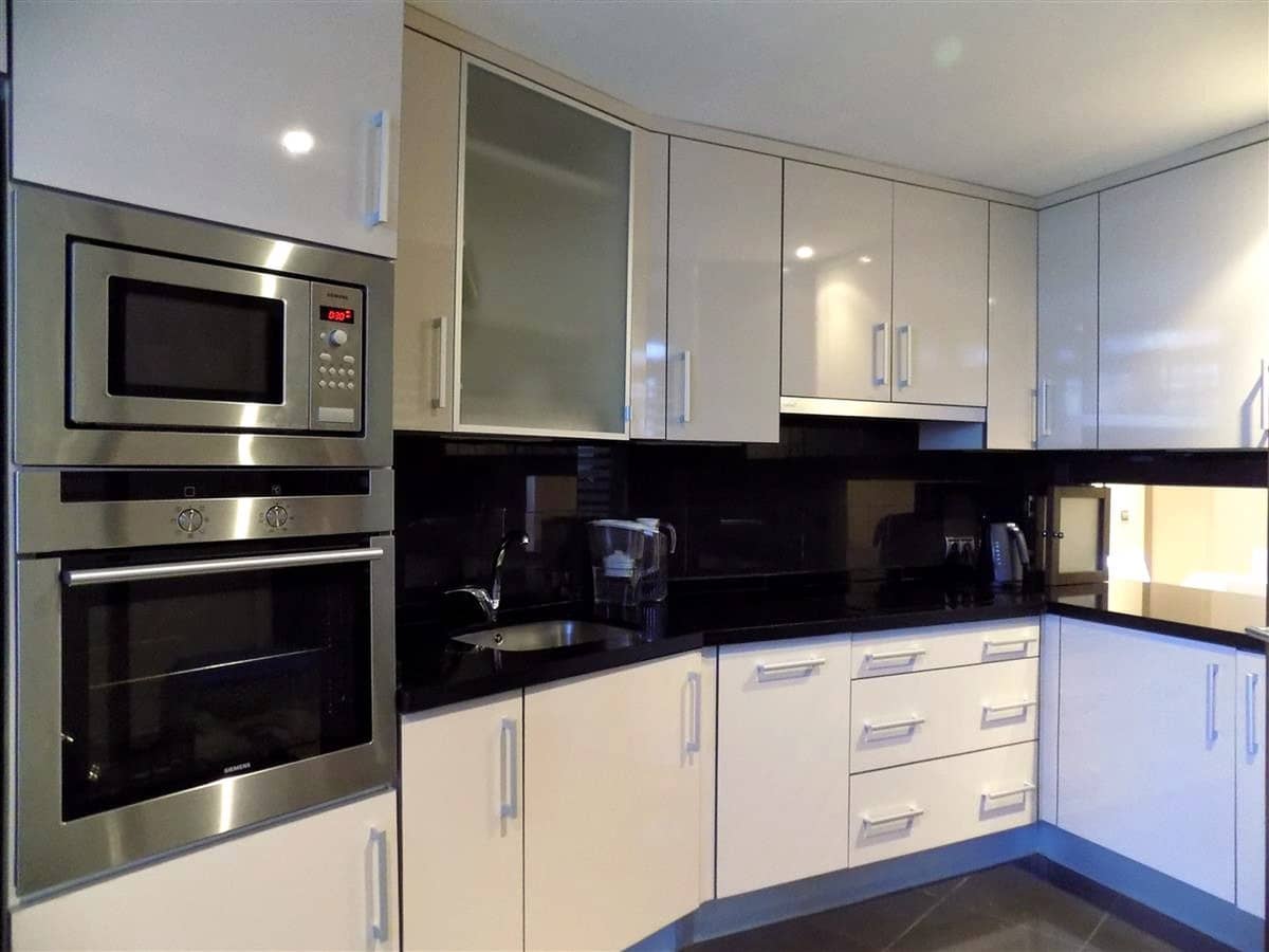 3 bedroom Beach Apartment for sale in New Golden Mile with pool garage - € 850,000 (Ref: 6015319)