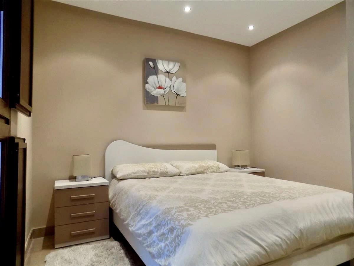 3 bedroom Beach Apartment for sale in New Golden Mile with pool garage - € 850,000 (Ref: 6015319)