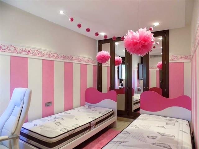 3 makuuhuone Ranta-asunto myytävänä paikassa New Golden Mile, Estepona mukana uima-altaan 
autotalli - 850 000 € (Ref: 6015319)