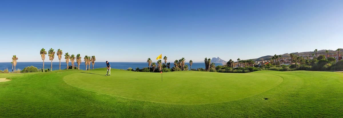 4 soveværelse Villa til salg i La Alcaidesa med swimmingpool garage - € 2.350.000 (Ref: 6015339)