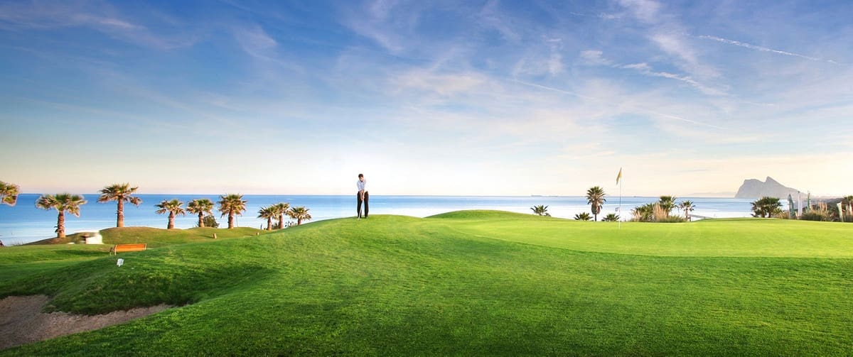 4 soveværelse Villa til salg i La Alcaidesa med swimmingpool garage - € 3.500.000 (Ref: 6015339)