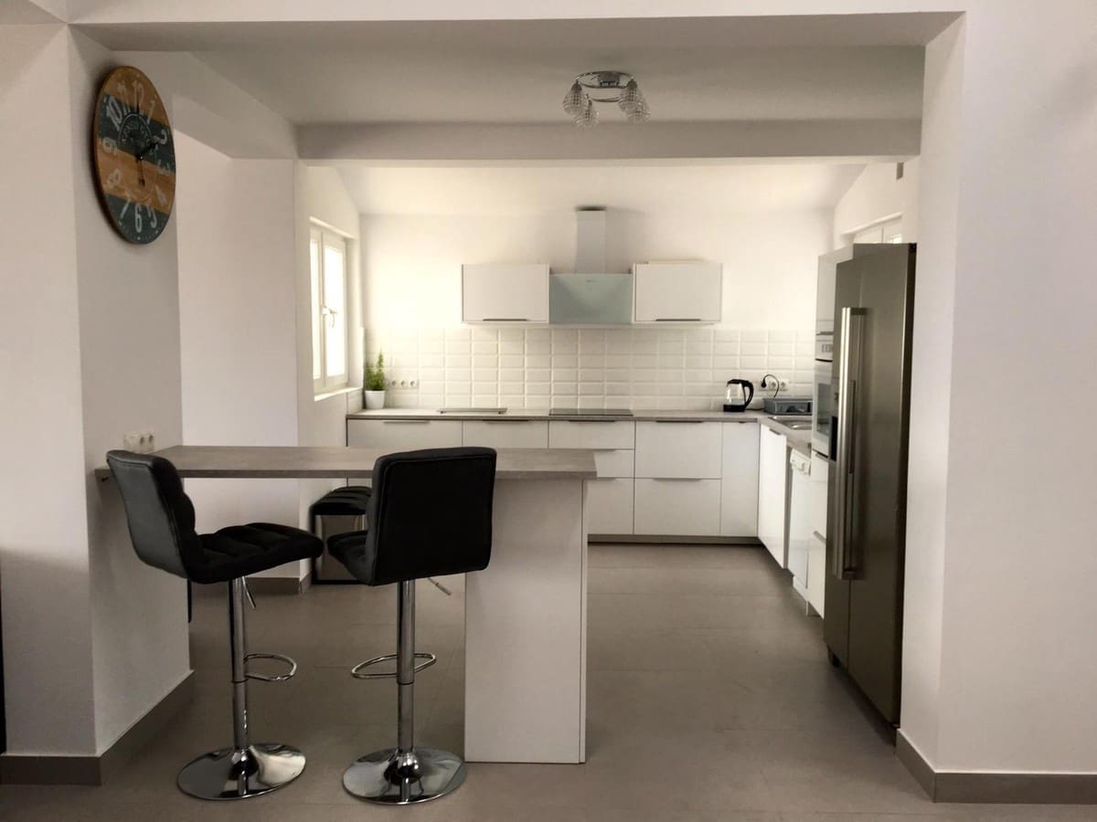 Chalet de 4 habitaciones en New Golden Mile en venta - 2.450.000 € (Ref: 6015354)