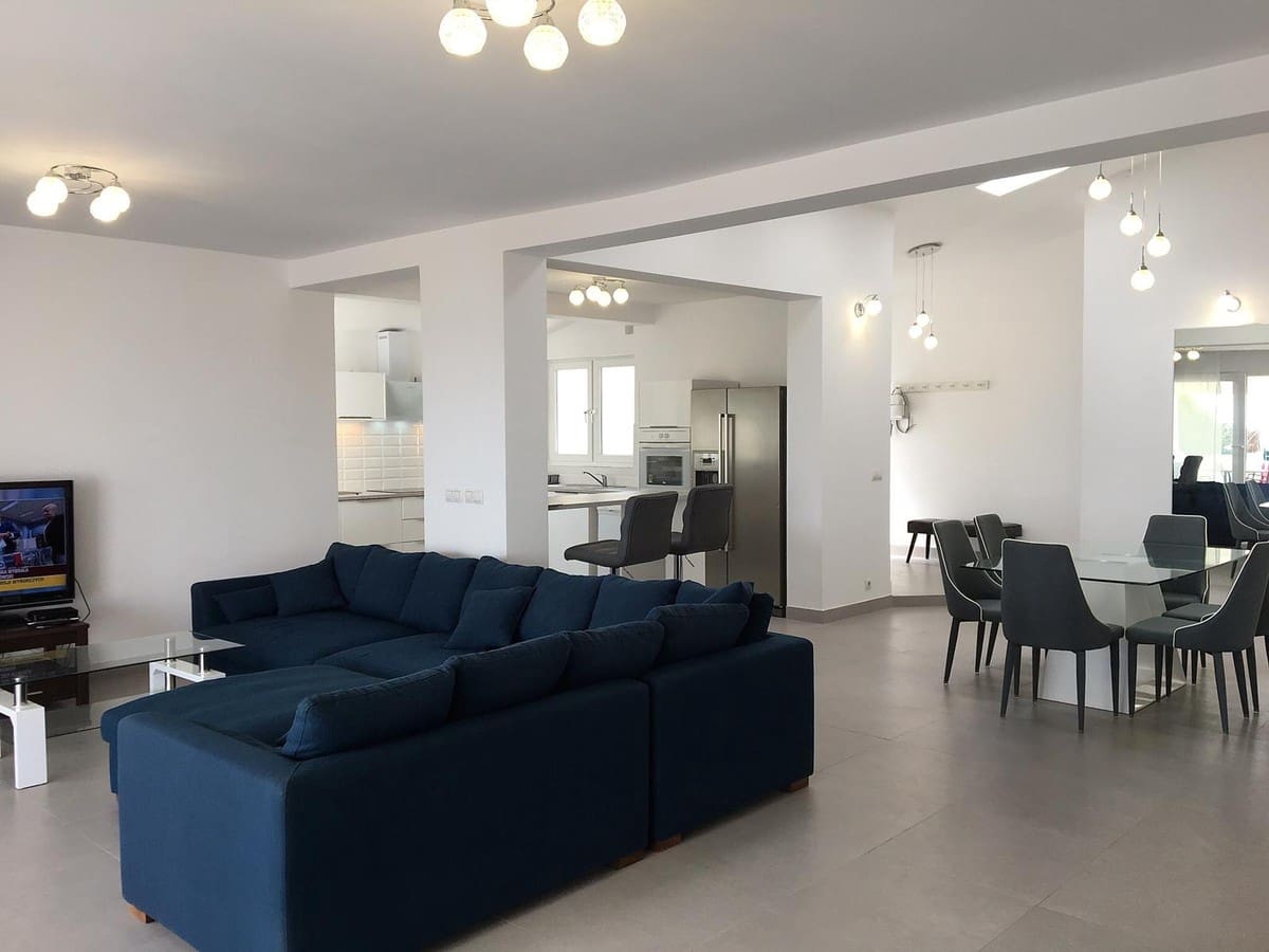 Chalet de 4 habitaciones en New Golden Mile en venta - 2.450.000 € (Ref: 6015354)