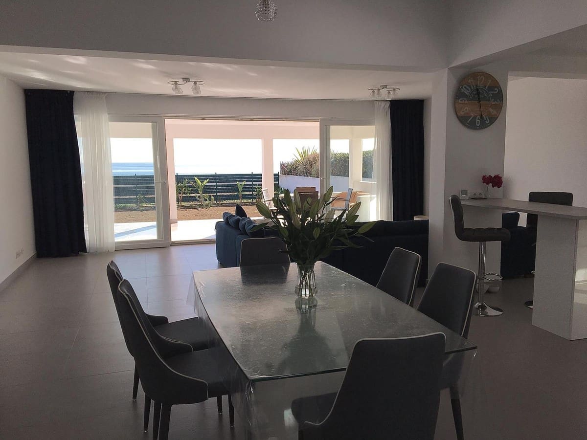 Chalet de 4 habitaciones en New Golden Mile en venta - 2.450.000 € (Ref: 6015354)