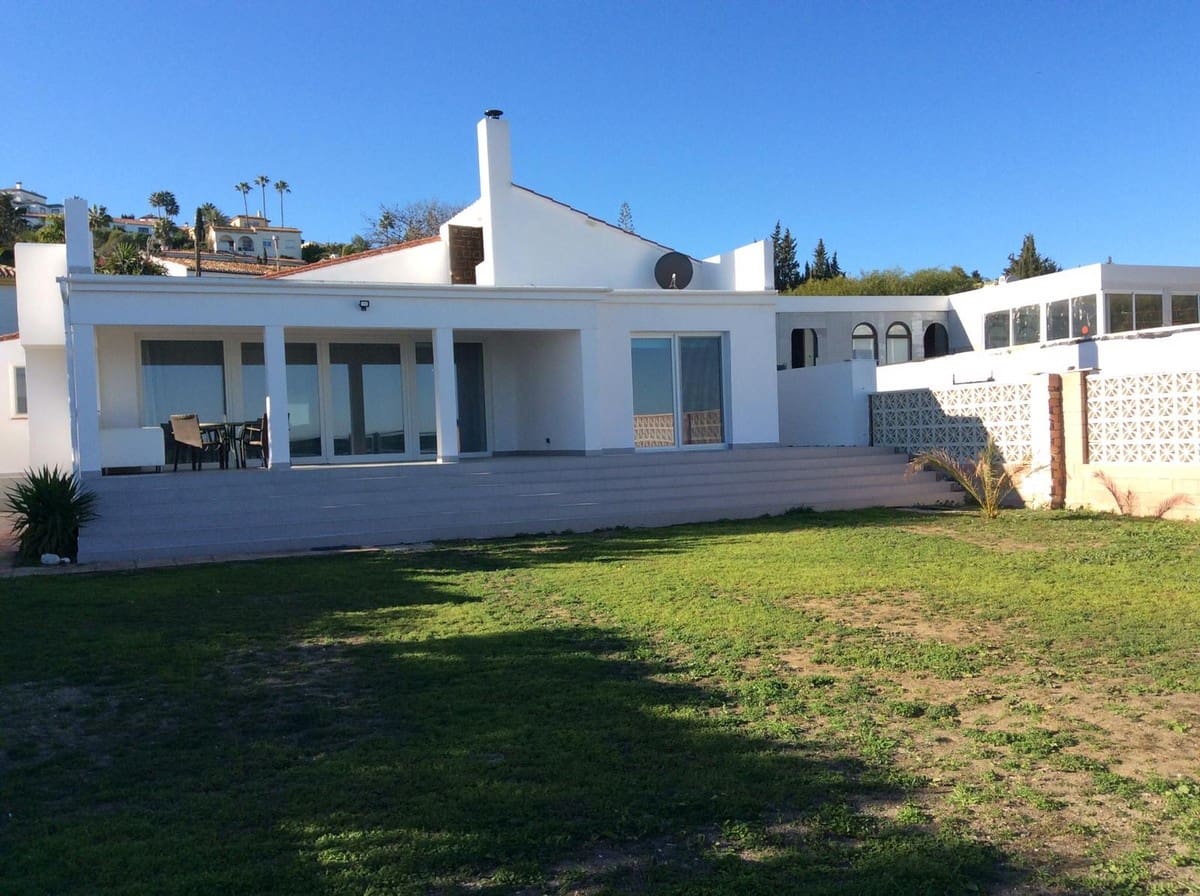 Chalet de 4 habitaciones en New Golden Mile en venta - 2.450.000 € (Ref: 6015354)
