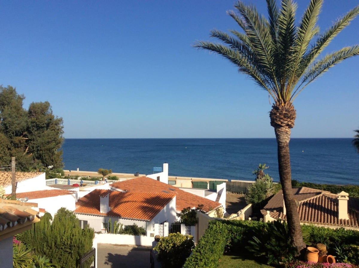 Chalet de 4 habitaciones en New Golden Mile en venta - 2.450.000 € (Ref: 6015354)