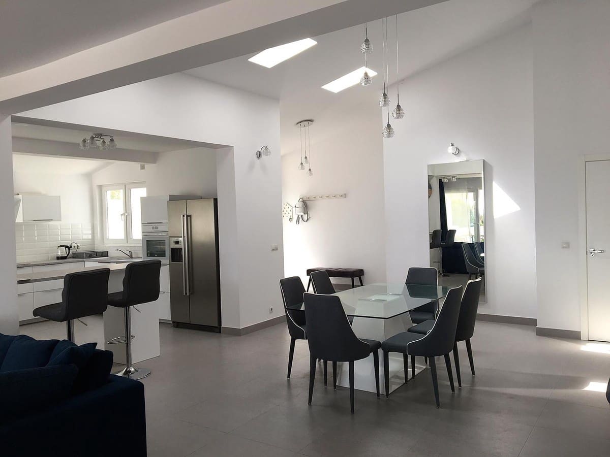 Chalet de 4 habitaciones en New Golden Mile en venta - 2.450.000 € (Ref: 6015354)