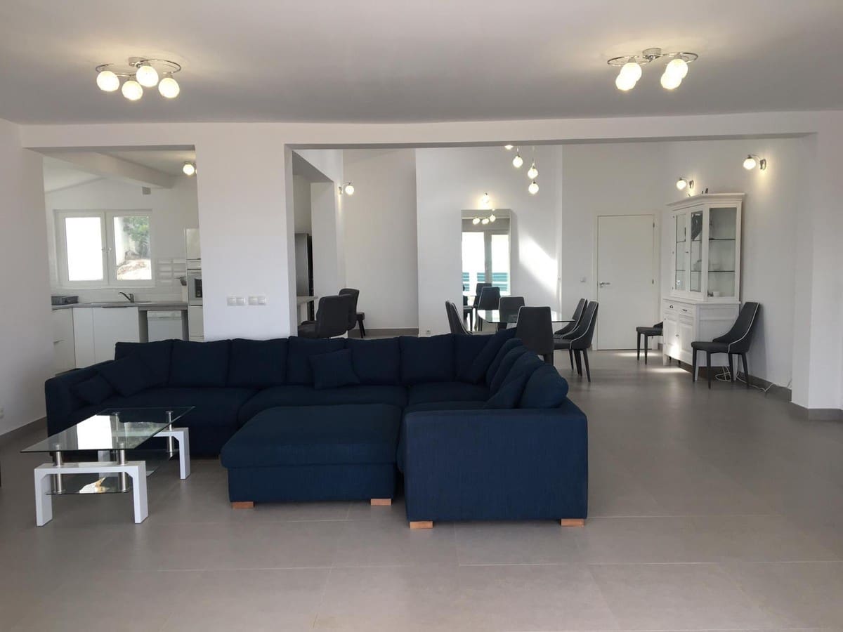 Chalet de 4 habitaciones en New Golden Mile en venta - 2.450.000 € (Ref: 6015354)