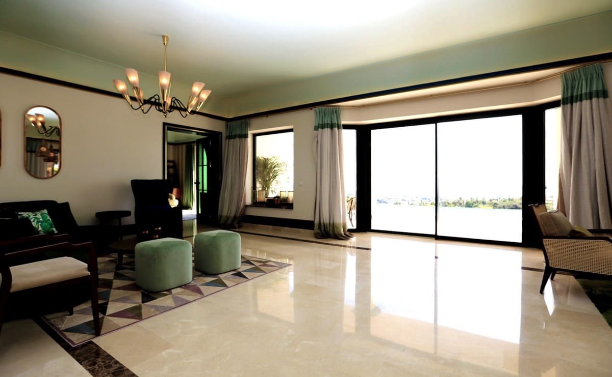 5 soveværelse Villa til leje i Estepona med swimmingpool garage - € 20.000 (Ref: 6015392)