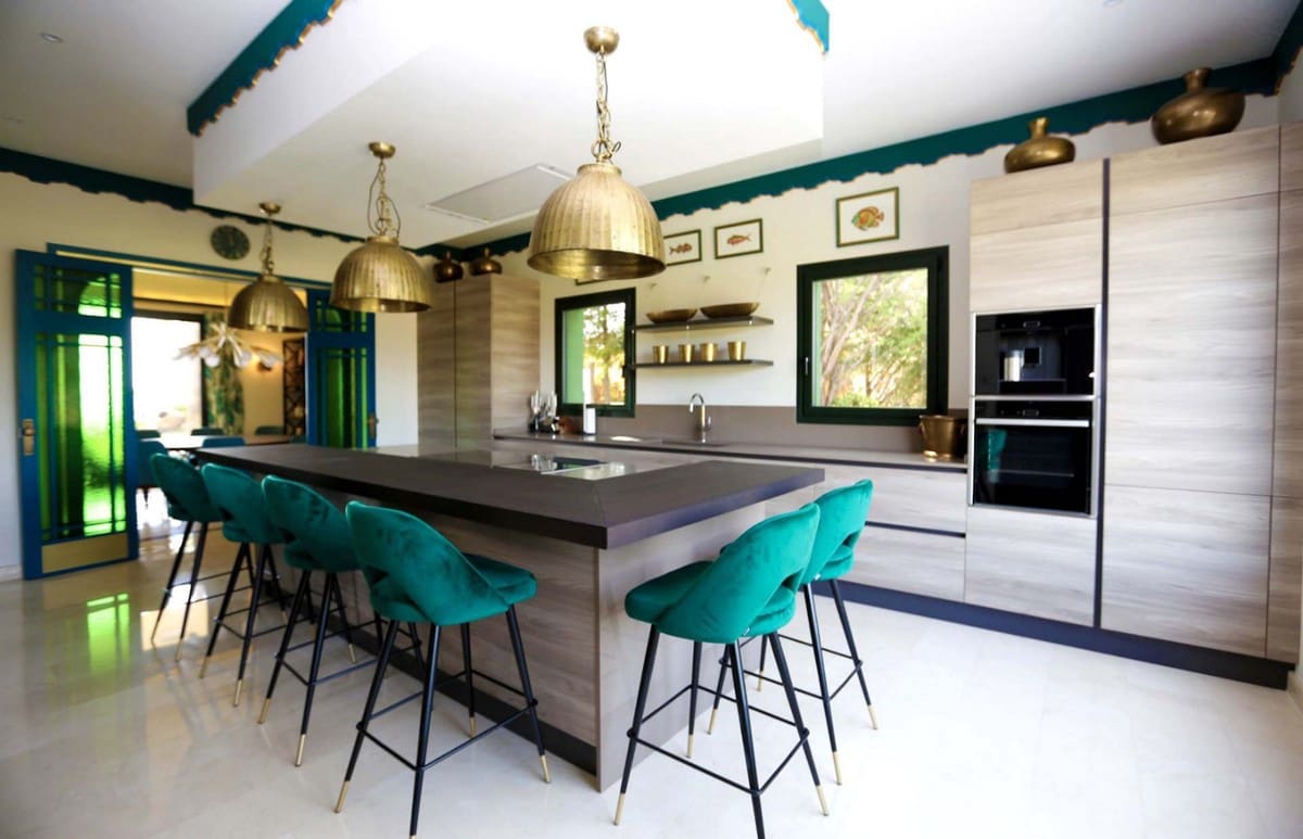 5 soveværelse Villa til leje i Estepona med swimmingpool garage - € 20.000 (Ref: 6015392)