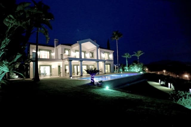 Villa/Maison de 5 chambres à louer à Estepona avec piscine garage - 20 000 € (Ref: 6015392)