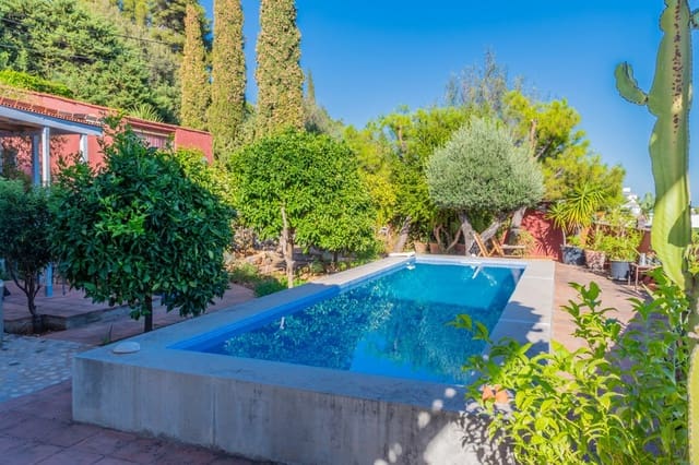 4 soverom Villa til salgs i Marbella med svømmebasseng garasje - € 995 000 (Ref: 6015404)