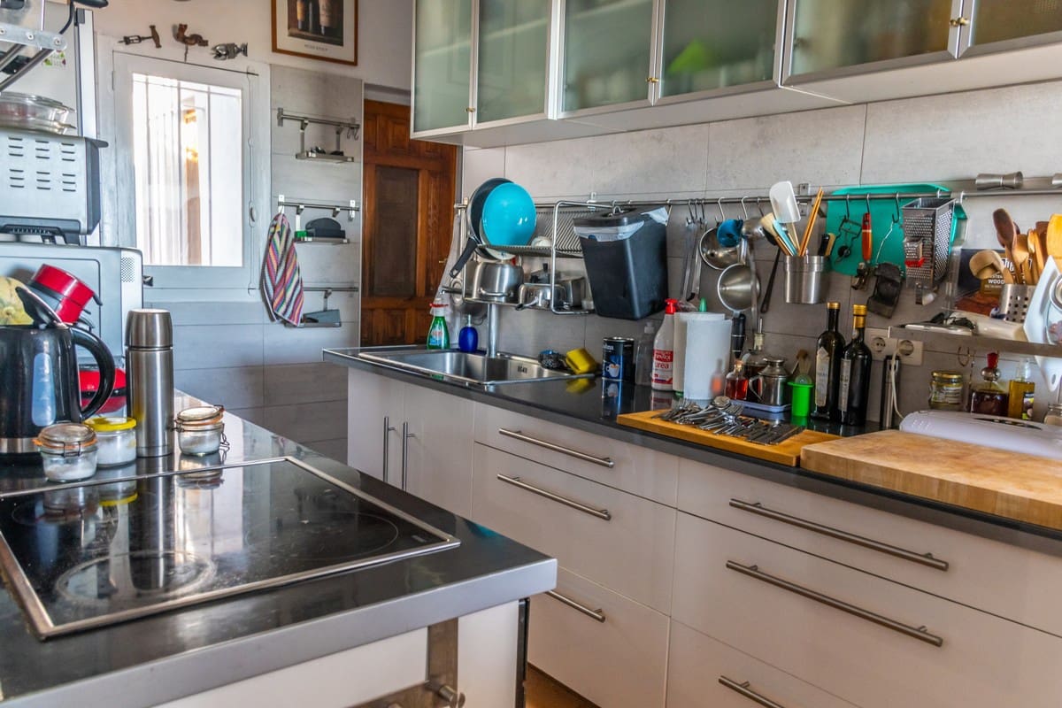 4 soverom Villa til salgs i Marbella med svømmebasseng garasje - € 995 000 (Ref: 6015404)