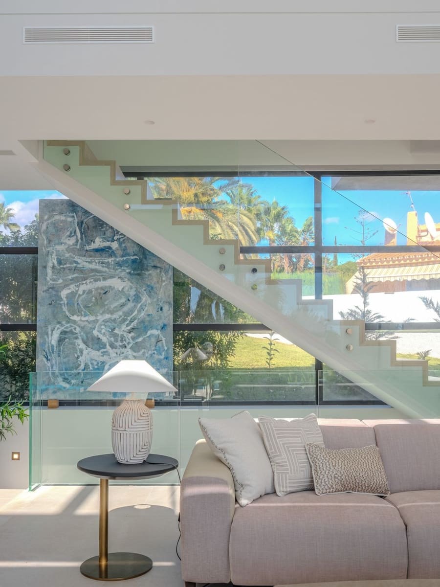 5 bedroom Villa for sale in Marbesa with pool garage - € 3,295,000 (Ref: 6015406)