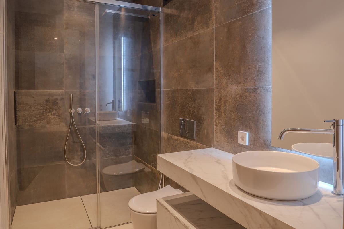 5 bedroom Villa for sale in Marbesa with pool garage - € 3,295,000 (Ref: 6015406)