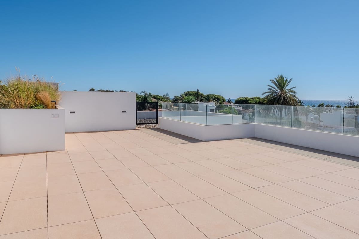 5 soverom Villa til salgs i Marbesa med svømmebasseng garasje - € 3 295 000 (Ref: 6015406)