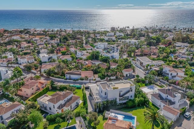 5 bedroom Villa for sale in Marbesa, Marbella with pool garage - € 3,295,000 (Ref: 6015406)