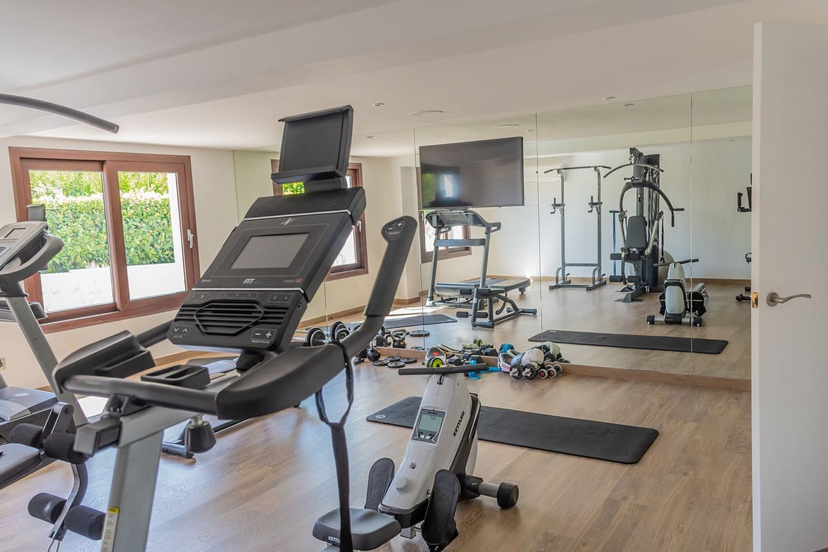 5 sypialnia Willa na sprzedaż w Guadalmina z basenem garażem - 8 450 000 € (Ref: 6022858)