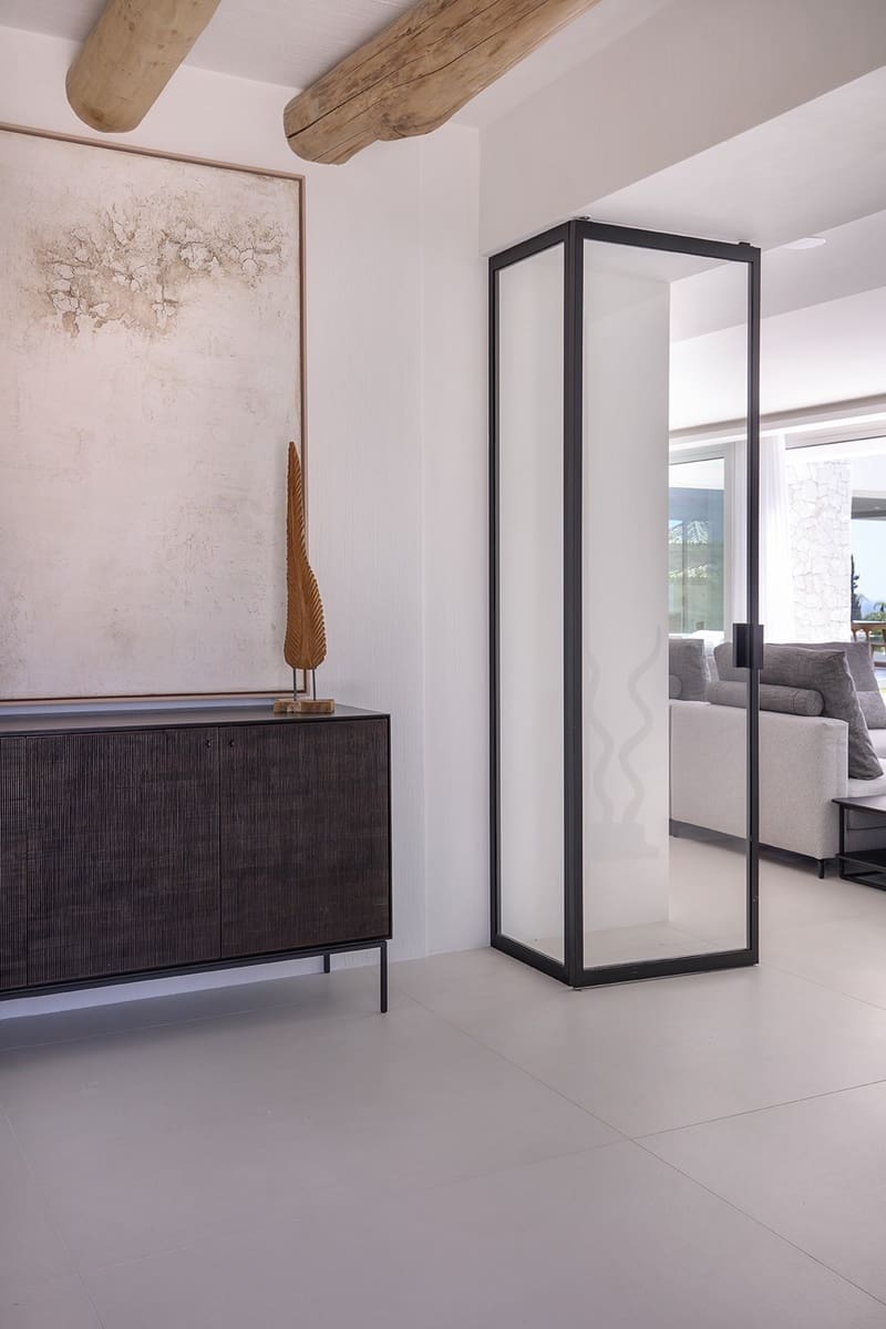 5 bedroom Villa for sale in Estepona with pool garage - € 3,600,000 (Ref: 6055628)