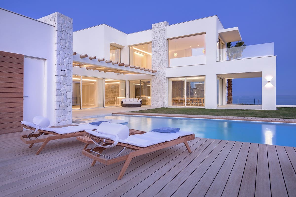 5 bedroom Villa for sale in Estepona with pool garage - € 3,600,000 (Ref: 6055628)