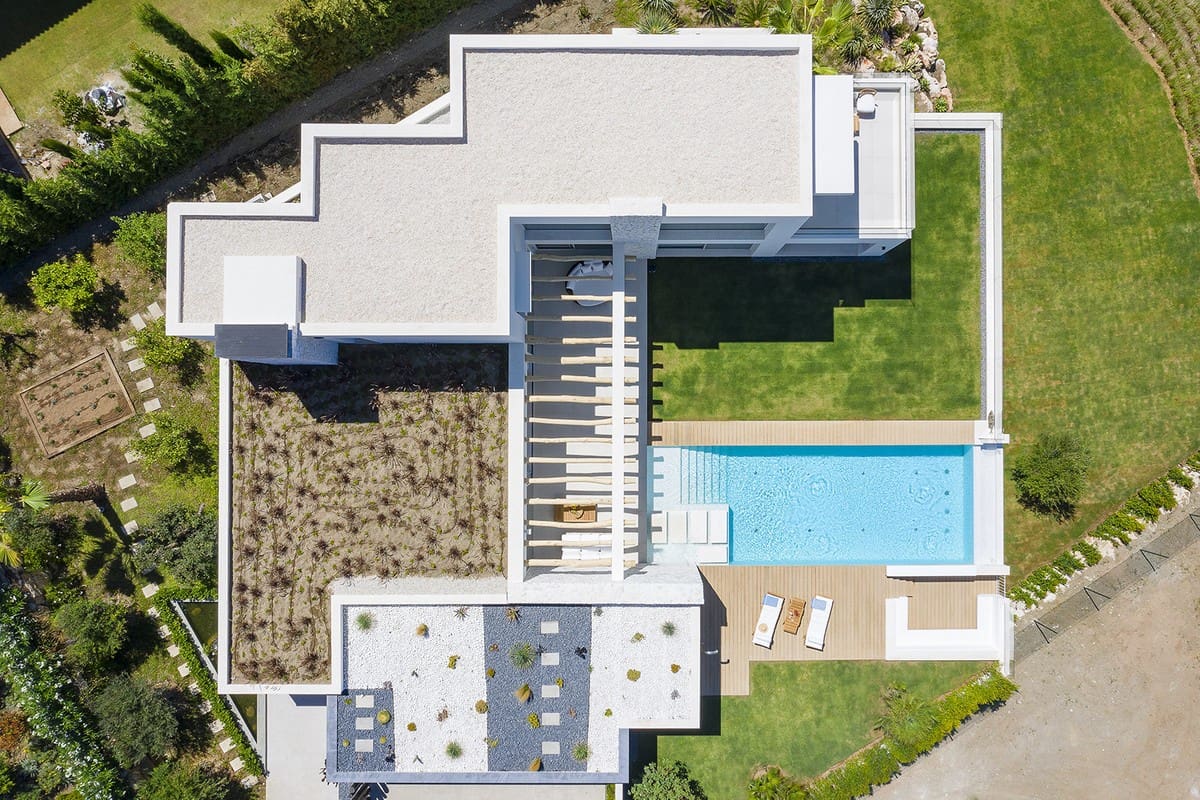 5 bedroom Villa for sale in Estepona with pool garage - € 3,600,000 (Ref: 6055628)