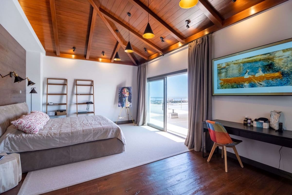 12 bedroom Villa for sale in Benahavis with pool garage - € 12,700,000 (Ref: 6078390)