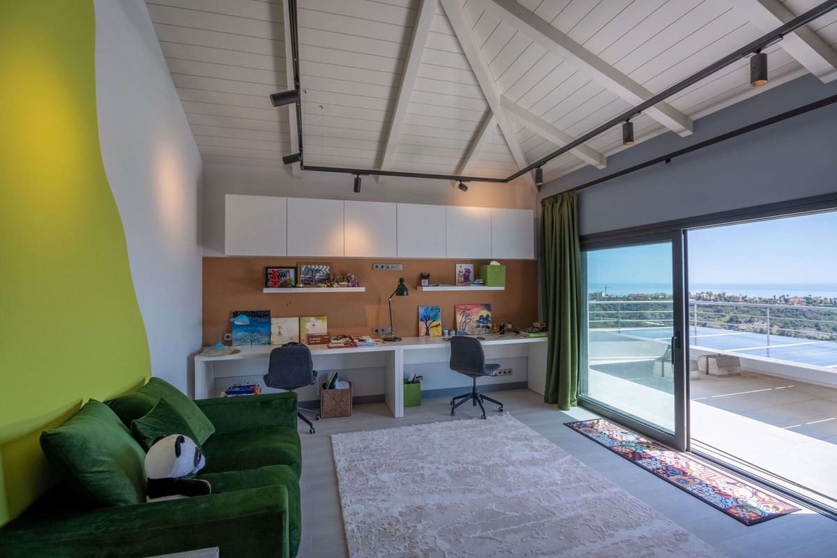 12 bedroom Villa for sale in Benahavis with pool garage - € 12,700,000 (Ref: 6078390)