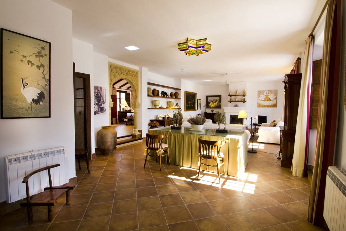 7 soveværelse Finca/Landehus til salg i Archidona med swimmingpool garage - € 1.200.000 (Ref: 6226835)