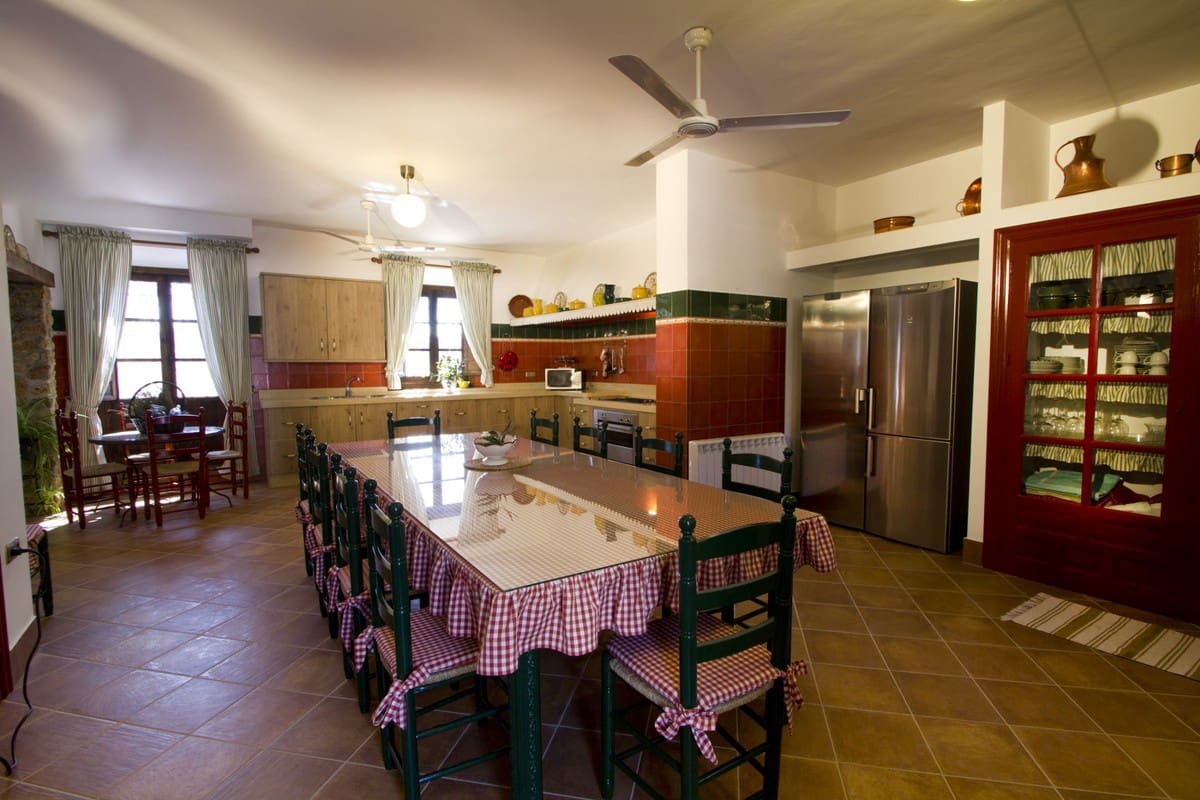 7 soveværelse Finca/Landehus til salg i Archidona med swimmingpool garage - € 1.200.000 (Ref: 6226835)