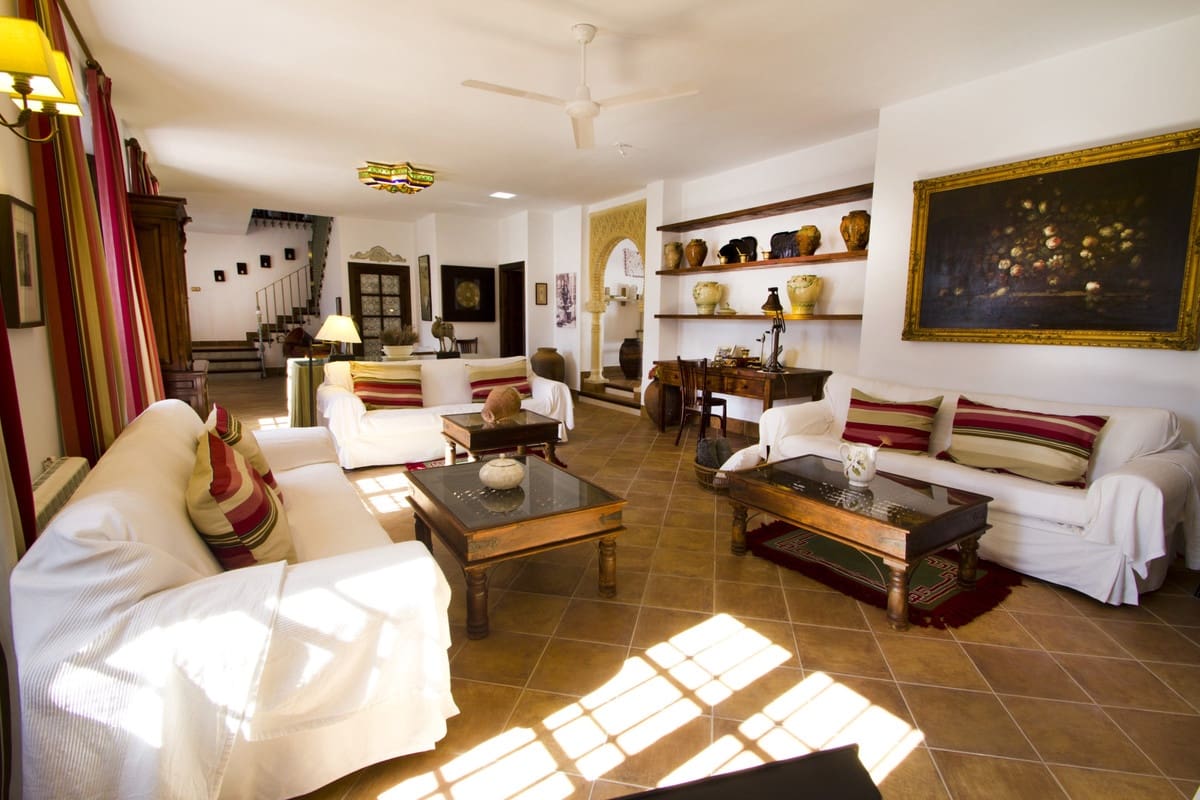 7 quarto Quinta/Casa Rural para venda em Archidona com piscina garagem - 1 200 000 € (Ref: 6226835)