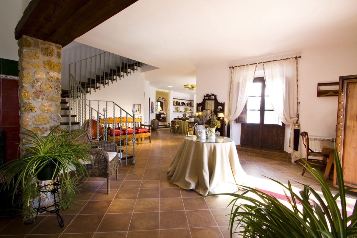 7 quarto Quinta/Casa Rural para venda em Archidona com piscina garagem - 1 200 000 € (Ref: 6226835)