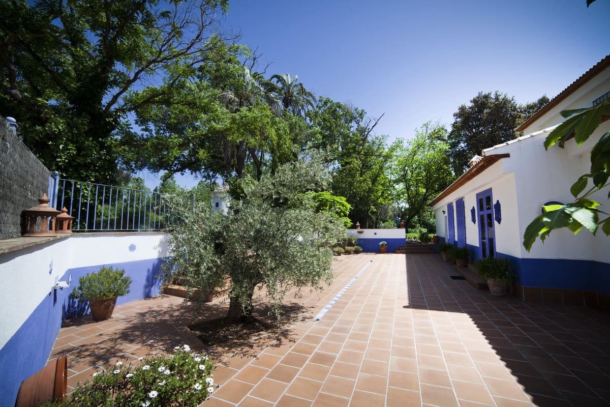 7 quarto Quinta/Casa Rural para venda em Archidona com piscina garagem - 1 200 000 € (Ref: 6226835)